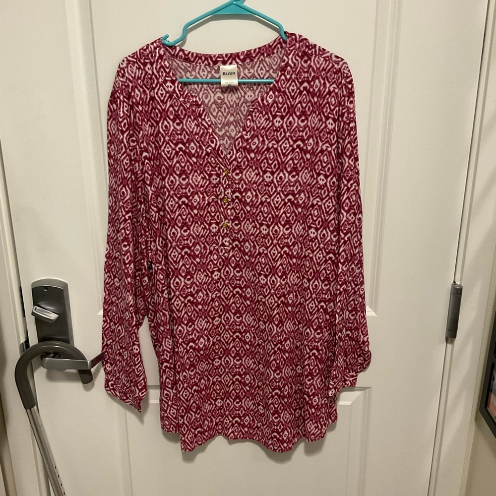 2X red geometric print rayon blouse